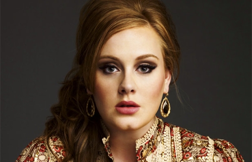 Adele celebra, logra 21 nueva marca