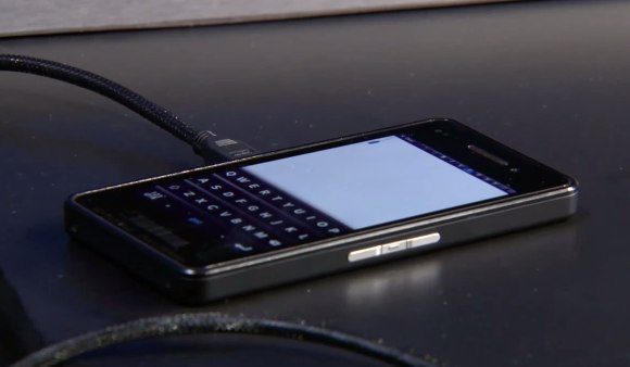 blackberry_10_dev_device-12